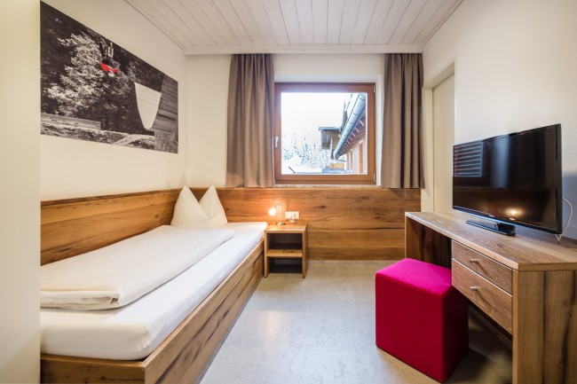 Einbettzimmer für Betreuer:innen